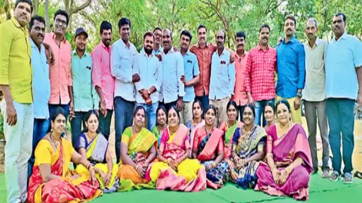 'ಬಾಲ್ಯಮಿತ್ರ ಪ್ರತಿಷ್ಠಾನ' ಪ್ರಾರಂಭಿಸಿ ಸಮಾಜ ಸೇವೆಯತ್ತ ಸಾಗಿದ ಹಳೆಯ ವಿದ್ಯಾರ್ಥಿಗಳು; ಏನಿವರ ಸಾಧನೆ ನಿಮಗೆ ಗೊತ್ತಾ?