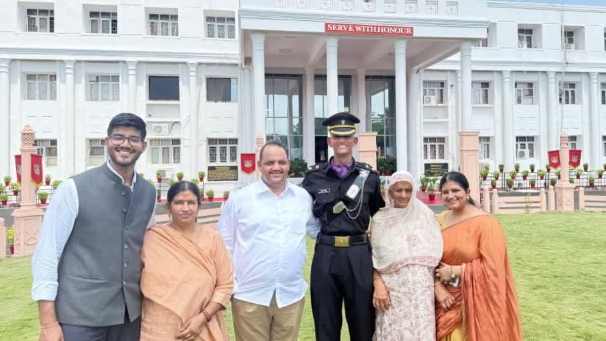 ನ್ಯಾಯಾಧೀಶೆ, IRS ಅಧಿಕಾರಿ, ಲೆಫ್ಟಿನೆಂಟ್: ಸರ್ಕಾರಿ ಶಾಲೆಯಲ್ಲಿ ಓದಿ ಉನ್ನತ ಹುದ್ದೆಗೇರಿದ ಸಾರಿಗೆ ಇಲಾಖೆ ಅಧಿಕಾರಿಯ ಮಕ್ಕಳು!