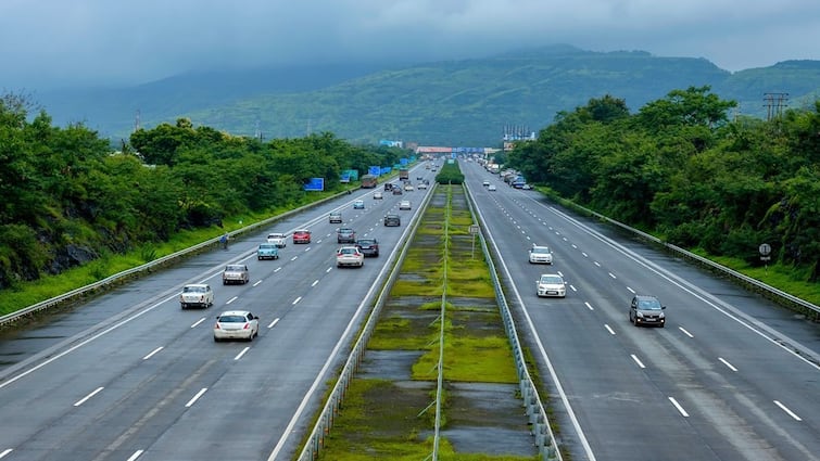 Sharp Nails On Nagpur–Mumbai Samruddhi Expressway Puncture Cars, Drivers Complain
