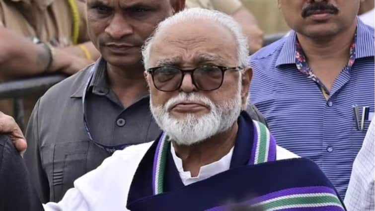 Chhagan Bhujbal : मराठा समाजाला ओबीसींपेक्षा जास्त निधी, कुणबी नोंदींच्या जीआरवरही आक्षेप; उपसमितीच्या पहिल्याच बैठकीत भुजबळ आक्रमक