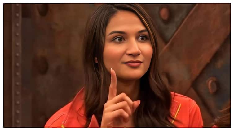 Rise & Fall: Anaya Bangar Says Popular Cricketer Sent Her Nude Photo