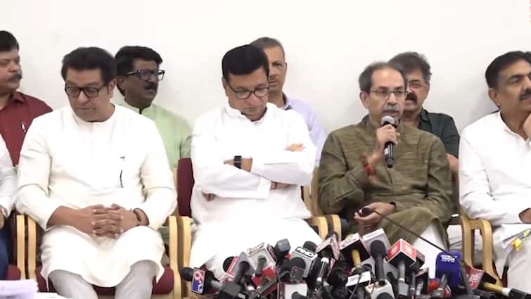 Maharashtra News: महाराष्ट्र में रुकेंगे नगर निकाय चुनाव? राज-उद्धव ठाकरे की इस मांग से सियासी खलबली