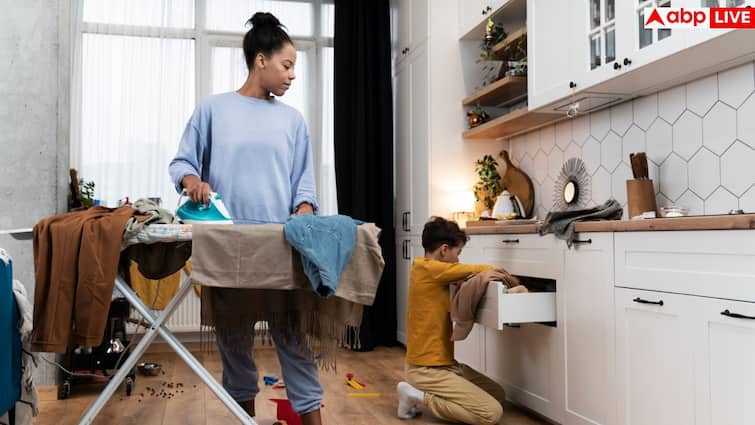 Diwali Cleaning Tips for Health: दिवाली की सफाई करते वक्त भूल से भी मत कर देना यह गलती, शरीर में घर बना लेगी यह बीमारी