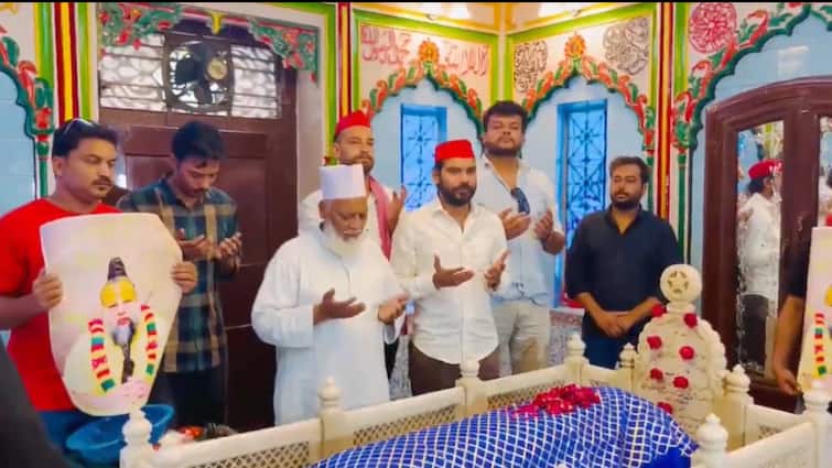 प्रेमानंद महाराज की अच्छी सेहत के लिए मुस्लिमों ने मांगी दुआ, दादा मियां की दरगाह पर चढ़ाई चादर