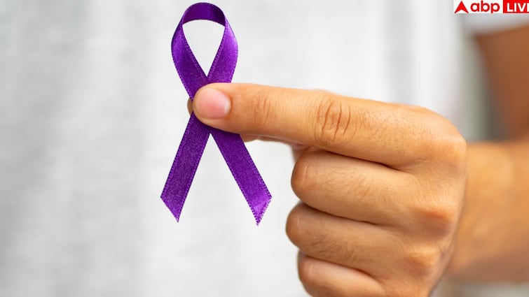 Signs of pancreatic cancer: पैरों में दिखें ये 4 लक्षण तो समझ जाएं पैनक्रियाटिक कैंसर ने बॉडी में बना लिया घर, गलती से भी न करें इग्नोर
