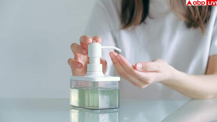Hand Sanitizer Cancer Risk: क्या हैंड सैनेटाइजर से भी हो सकता है कैंसर, जानें क्या कहते हैं एक्सपर्ट?