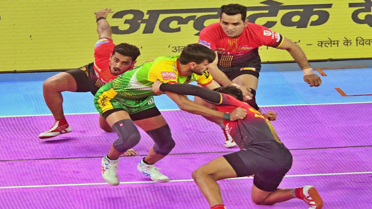 ಪ್ರೋ ಕಬಡ್ಡಿ 12ನೇ ಆವೃತ್ತಿಯಿಂದ ಬೆಂಗಳೂರು ಬುಲ್ಸ್ ಔಟ್: ಫೈನಲ್ಗೆ ಡೆಲ್ಲಿ ಎಂಟ್ರಿ