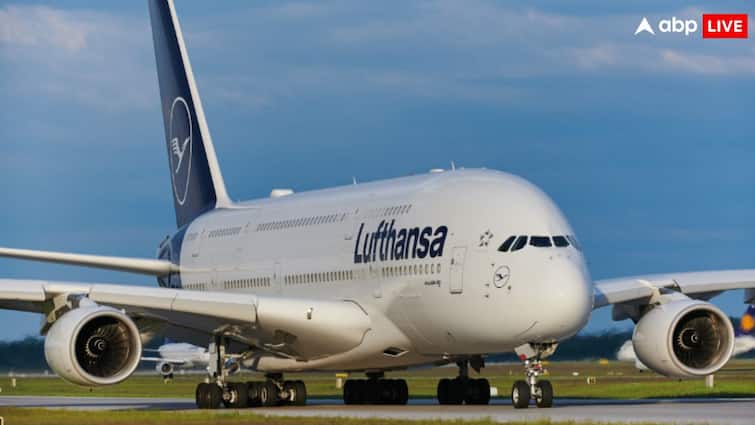 जर्मनी जा रही फ्लाइट में यात्री का हंगामा, 17 साल के लड़के पर धारदार स्पून से किया अटैक; प्लेन की इमरजेंसी लैंडिंग