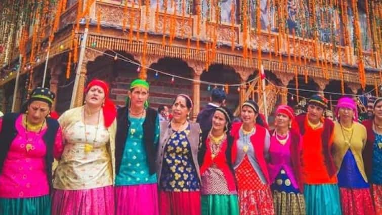 शादी में महिलाओं ने ज्यादा गहने पहने तो लगेगा 50 हजार जुर्माना, उत्तराखंड के दो गांवों का अनोखा फरमान