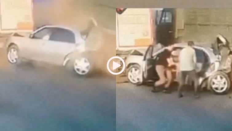 Video: दो ट्रकों के बीच पिस गई कार, अंदर बैठे थे तीन लोग, फिर हुआ चमत्कार... हादसे का वीडियो वायरल