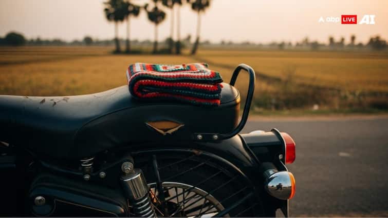 बाइक की पीछे की सीट क्यों रखी जाती है ऊंची, क्या है इसके पीछे की वजह?