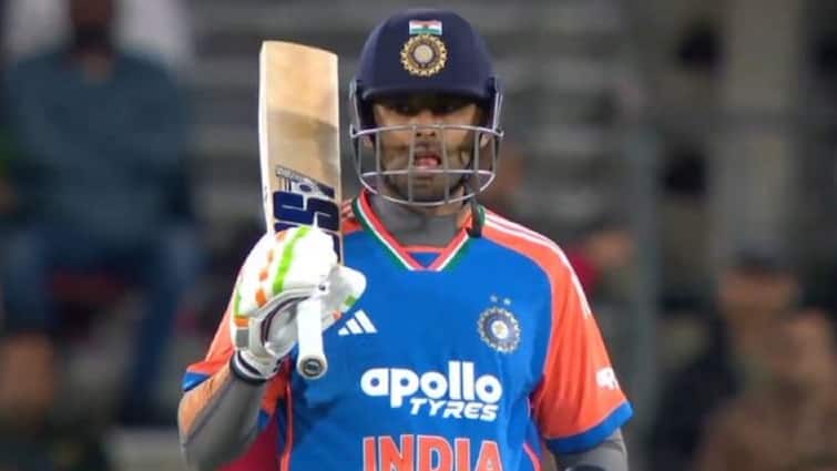 IND vs AUS 1st T20: पहले टी20 में सूर्यकुमार यादव ने रचा इतिहास, ऐसा करने वाले दुनिया के 5वें बल्लेबाज बने