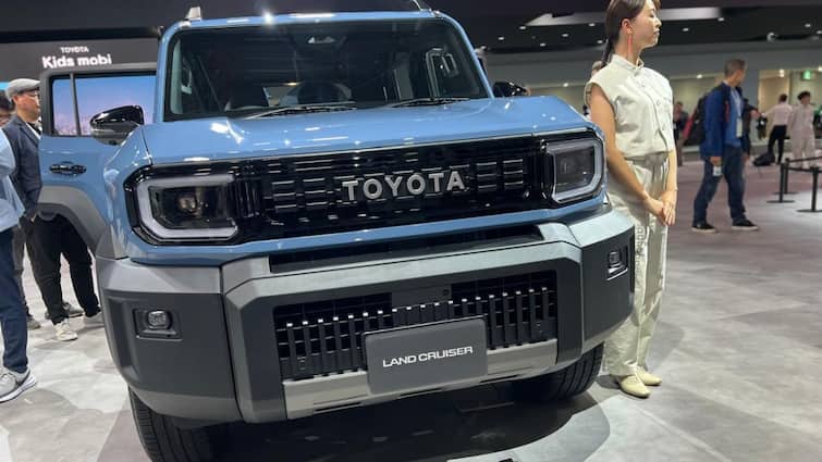 First Look Review: Compact Toyota Land Cruiser FJ