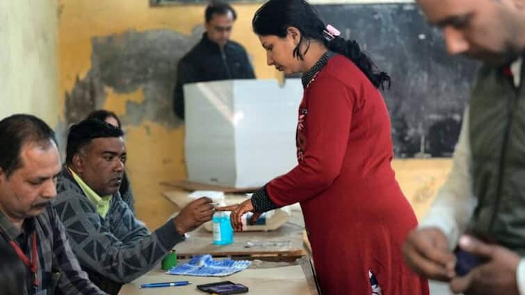 MCD उपचुनाव में नई व्यवस्था, अब EVM पर नजर आएंगे उम्मीदवारों के चेहरे