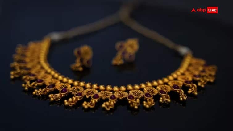 शादियों के सीजन से पहले सोने की चमक में जारी है उतार-चढ़ाव, जानें आज अपने शहर के ताजा रेट
