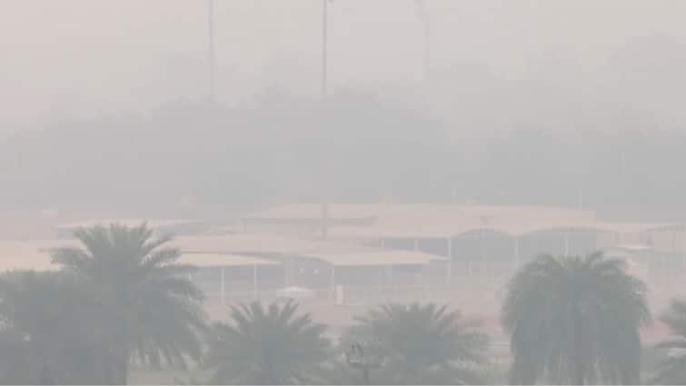 Delhi Chokes As AQI At Akshardham Hits 409, Falls In ‘Severe’ Category: WATCH
