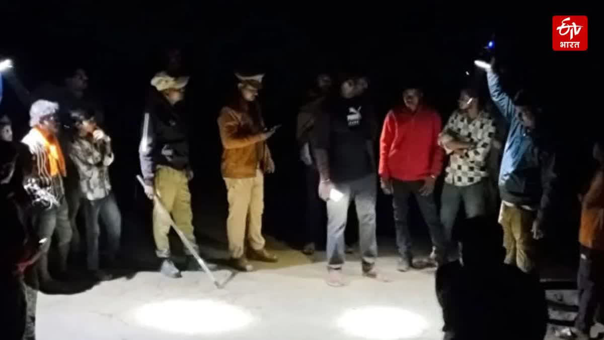 ಉತ್ತರ ಪ್ರದೇಶದ ಬಹ್ರೈಚ್ನಲ್ಲಿ ಮಗುಚಿದ ದೋಣಿ: ವೃದ್ಧೆಯ ಶವ ಪತ್ತೆ, 13 ಮಂದಿಯ ರಕ್ಷಣೆ, ಇನ್ನುಳಿದವರಿಗಾಗಿ ಹುಡುಕಾಟ