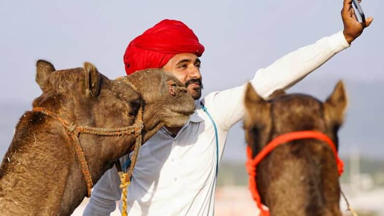 राजस्थान के पुष्कर मेले का रंगारंग आगाज़, पारंपरिक कार्यक्रमों और सांस्कृतिक झलकियों से सजेगा शहर