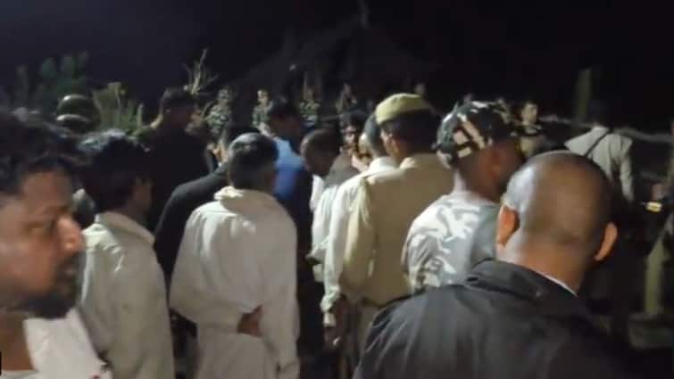 बहराइच में दर्दनाक हादसा, गेरुआ नदी में ग्रामीणों से भरी नाव पलटी, 8 लोग लापता, 13 को बचाया गया