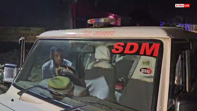 अलीगढ़ में अतिक्रमण हटाने गई टीम पर हमला, ग्रामीणों ने किया पथराव; एसडीएम बाल-बाल बचे