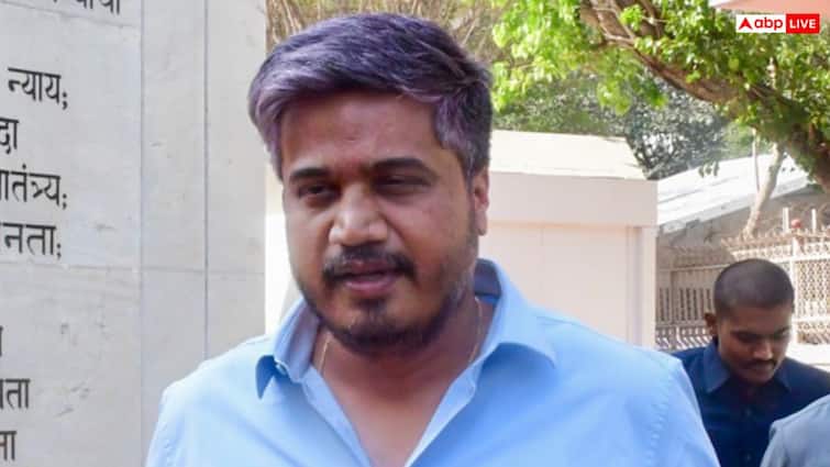 Maharashtra: रोहित पवार ने बनाया डोनाल्ड ट्रंप का फर्जी आधार कार्ड! शरद गुट के नेता पर केस दर्ज